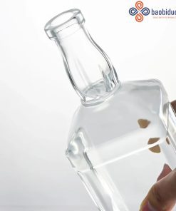 Chai rượu Vodka thủy tinh vai nhọn 700ml